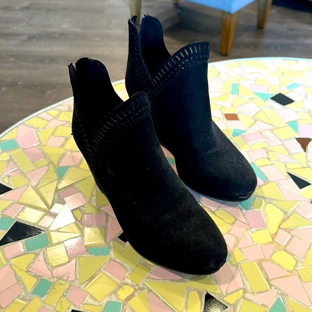 CL by Chinese Laundry Women’s Vicci Black Suede Wedge Anke Boots Size 9